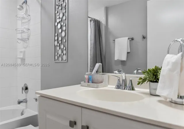 Photo 4 of Condo for sale at 18100 N Bay Rd #308, Sunny Isles Beach, FL 33160 | MLS# A12084589 | Listing updated on 2026-09-23