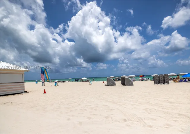 Listing Photo 4 - Condo for sale in building located at 5225 Collins Ave, Miami, FL 33140 - Unit #1114