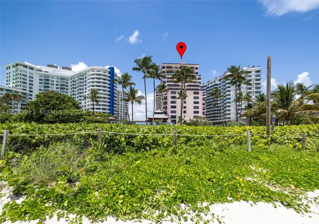 Listing Photo 5 - Condo for sale in building located at 5225 Collins Ave, Miami, FL 33140 - Unit #1114