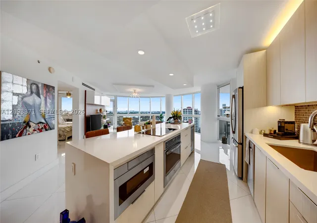 Photo 4 of Condo for sale at 6301 Collins Ave #2107, Miami Beach, FL 33141 | MLS# A12093371 | Listing updated on 2026-09-24
