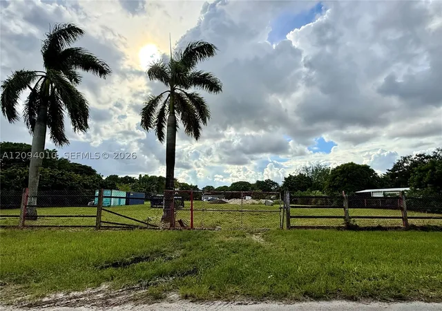 Photo 4 of Single family home for sale at 6255 SW 123rd Avenue, Miami, FL 33183 | MLS# A12094010 | Listing updated on 2026-10-06