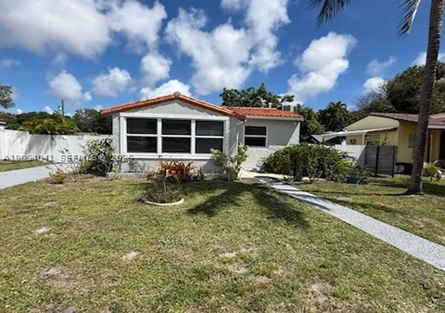 Photo 2 of Single family home for sale at 2471 Dewey St, Hollywood, FL 33020 | MLS# A12094041 | Listing updated on 2026-09-23