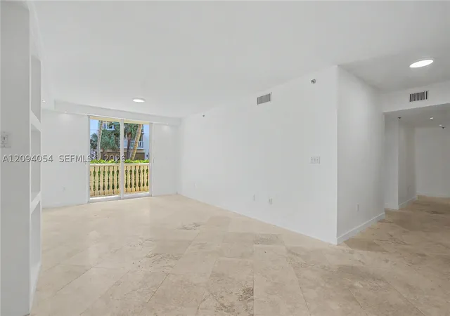 8888 Collins Ave #115