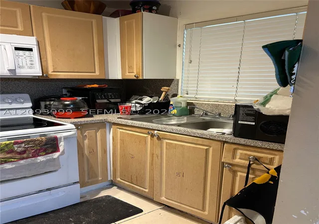 Photo 3 of Condo for sale at 770 Ne 128th Street #102, North Miami, FL 33161 | MLS# A12093999 | Listing updated on 2026-09-23