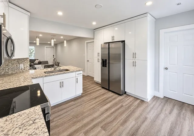 Photo 4 of Single family home for sale at 6831 Sheridan St, Hollywood, FL 33024 | MLS# A12094071 | Listing updated on 2026-09-23