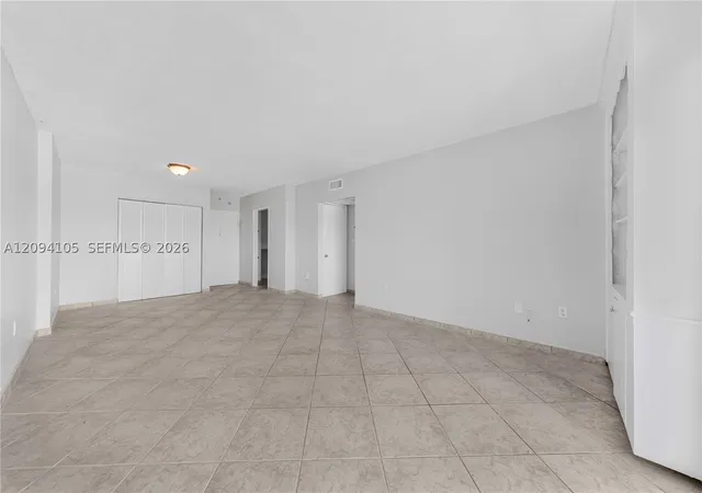 Photo 3 of Condo for sale at 400 Kings Point Dr #1427, Sunny Isles Beach, FL 33160 | MLS# A12094105 | Listing updated on 2026-09-23