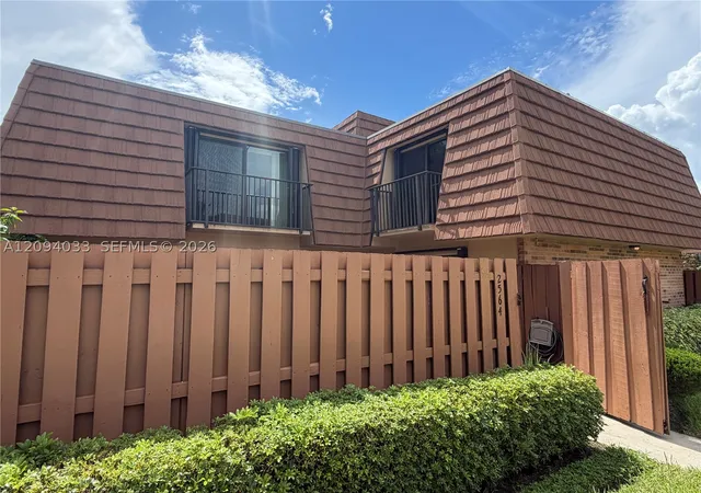 Townhouse for sale at 2564 Lakeview Ct, Cooper City, FL 33026 | MLS# A12094033