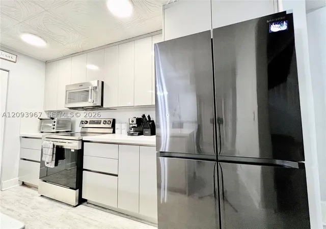Photo 2 of Townhouse for sale at 3318 Nw 103rd Avenue, Sunrise, FL 33351 | MLS# A12093967 | Listing updated on 2026-09-27