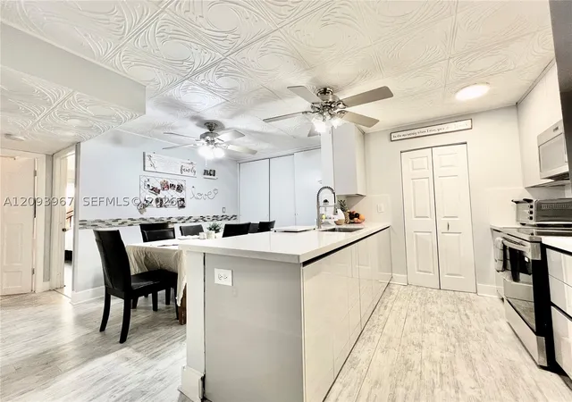 Photo 3 of Townhouse for sale at 3318 Nw 103rd Avenue, Sunrise, FL 33351 | MLS# A12093967 | Listing updated on 2026-09-27