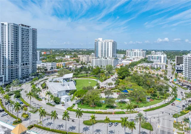 Photo 3 of Multi family home for sale at 1916   1918 Grant St, Hollywood, FL 33020 | MLS# A12093599 | Listing updated on 2026-09-23