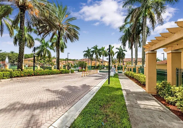 Photo 4 of Sale Pending at 590 Princess Dr, Margate, FL 33068 | MLS# A12094135 | Listing updated on 2026-10-06