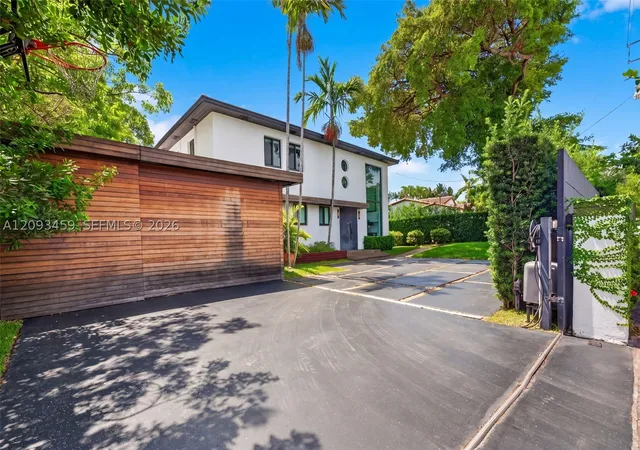 Photo 3 of Single family home for sale at 4353 Alton Rd, Miami Beach, FL 33140 | MLS# A12093459 | Listing updated on 2026-09-27