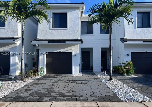 Photo 2 of Townhouse for sale at 10941 Sw 232nd Terrace, Homestead, FL 33032 | MLS# A12092684 | Listing updated on 2026-09-23