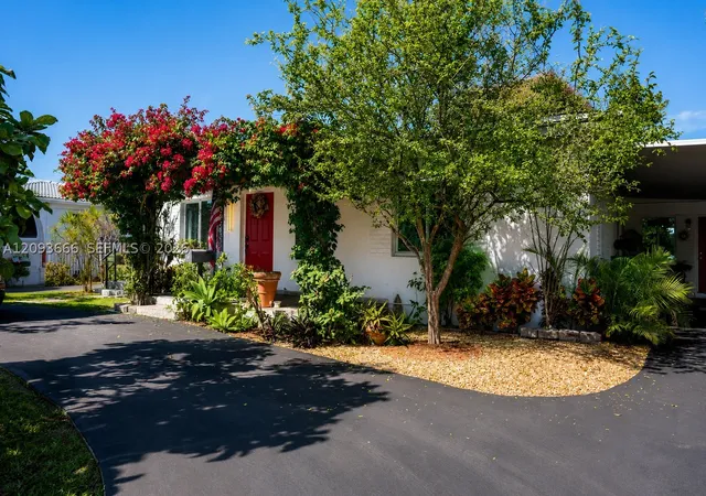 Photo 1 of Single family home for sale at 861 W 32nd Street, Hialeah, FL 33012 | MLS# A12093666 | Listing updated on 2026-09-23