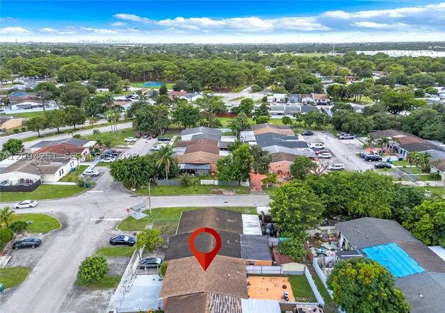 Photo 3 of Townhouse for sale at 21466 Nw 40th Circle Ct, Miami Gardens, FL 33055 | MLS# A12094251 | Listing updated on 2026-09-25