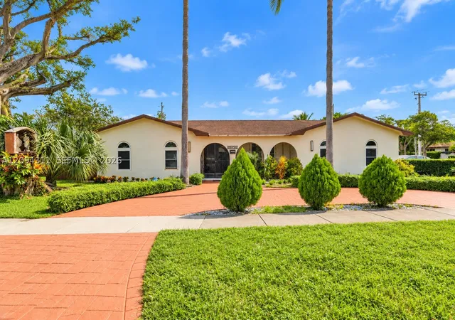 Photo 2 of Single family home for sale at 19901 Highland Lakes Blvd, Miami, FL 33179 | MLS# A12094311 | Listing updated on 2026-09-23