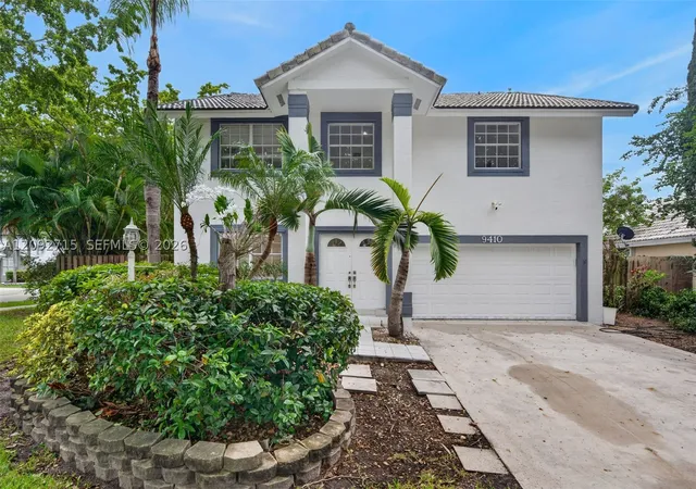 Photo 3 of Single family home for sale at 9410 Sw 212th Terrace, Cutler Bay, FL 33189 | MLS# A12092715 | Listing updated on 2026-09-23
