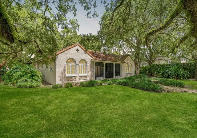 Photo 2 of Single family home for sale at 665 N Greenway Dr, Coral Gables, FL 33134 | MLS# A12077320 | Listing updated on 2026-09-23