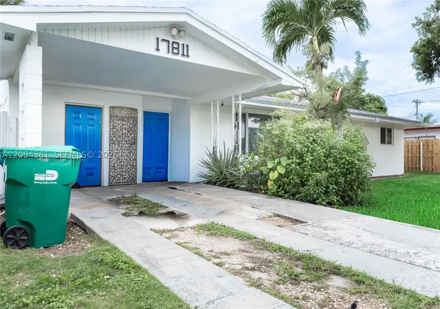 Photo 1 of Single family home for sale at 17811 Sw 112th Avenue, Miami, FL 33157 | MLS# A12094381 | Listing updated on 2026-10-06