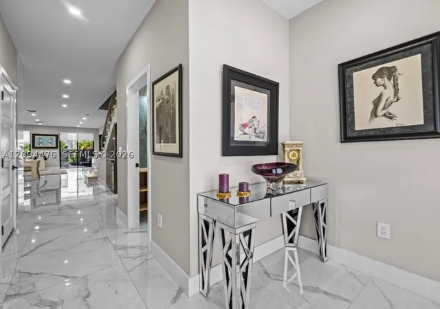 Photo 3 of Single family home for sale at 307 Sw 10th Street, Fort Lauderdale, FL 33315 | MLS# A12094476 | Listing updated on 2026-09-24
