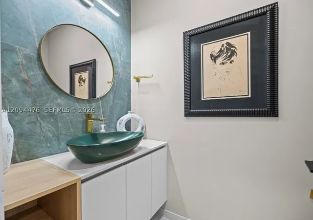 Photo 4 of Single family home for sale at 307 SW 10th Street, Fort Lauderdale, FL 33315 | MLS# A12094476 | Listing updated on 2026-09-24