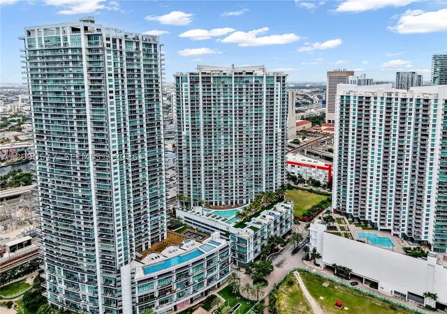 Photo 2 of Condo for sale at 90 Sw 3rd Street #308, Miami, FL 33130 | MLS# A12090517 | Listing updated on 2026-09-24