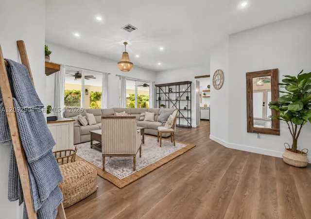 Photo 2 of Single family home for sale at 10600 Nw 54th Street, Doral, FL 33178 | MLS# A12092904 | Listing updated on 2026-09-24