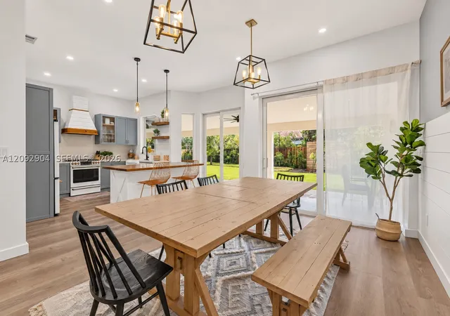 Photo 3 of Single family home for sale at 10600 Nw 54th Street, Doral, FL 33178 | MLS# A12092904 | Listing updated on 2026-09-24