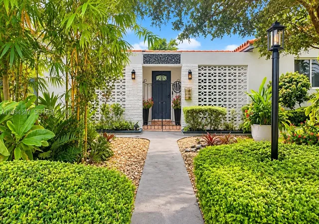 Photo 1 of Single family home for sale at 6000 SW 94th Place, Miami, FL 33173 | MLS# A12094347 | Listing updated on 2026-10-07
