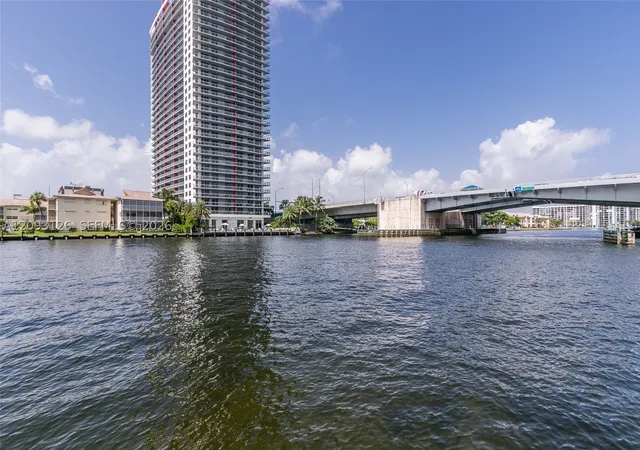 Listing Photo 3 - Condo for sale in building located at 1825 S Ocean Dr, Miami, FL 33009 - Unit #609