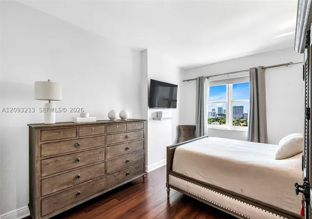 Photo 4 of Condo for sale at 3000 Coral Way #1610, Miami, FL 33145 | MLS# A12093213 | Listing updated on 2026-09-24