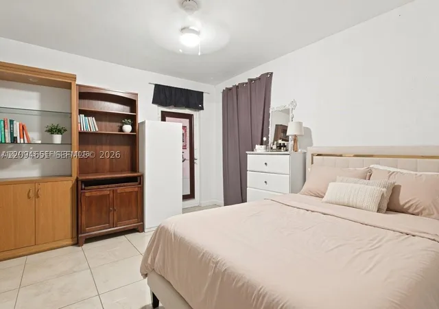 Photo 4 of Single family home for sale at 2118 Coolidge St, Hollywood, FL 33020 | MLS# A12094651 | Listing updated on 2026-09-24