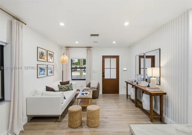 Photo 4 of Single family home for sale at 7510 SW 32nd Street, Miami, FL 33155 | MLS# A12094344 | Listing updated on 2026-09-24