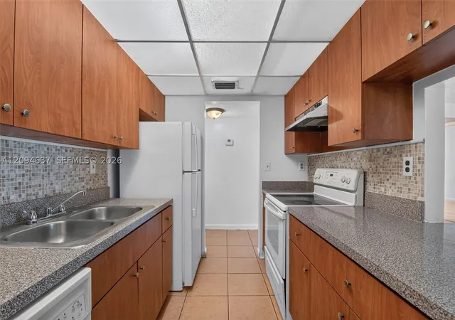 Photo 3 of Condo for sale at 1880 N Congress Ave #301, West Palm Beach, FL 33401 | MLS# A12094637 | Listing updated on 2026-09-24