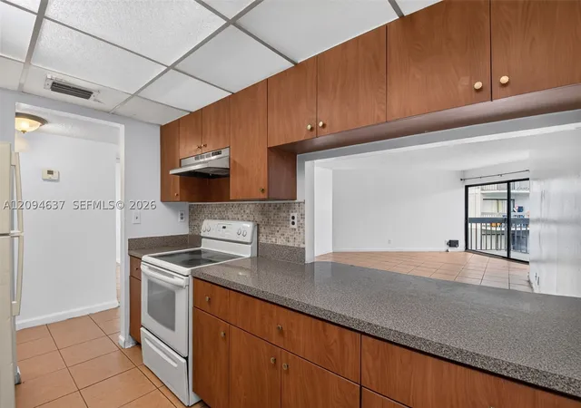 Photo 4 of Condo for sale at 1880 N Congress Ave #301, West Palm Beach, FL 33401 | MLS# A12094637 | Listing updated on 2026-09-24