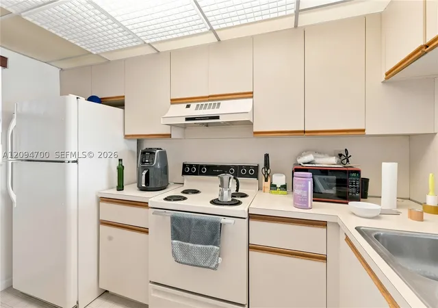 Photo 3 of Condo for sale at 10253 NW 9th Street Cir #407-6, Miami, FL 33172 | MLS# A12094700 | Listing updated on 2026-09-24