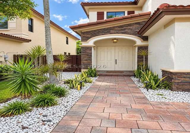 Photo 3 of Single family home for sale at 8830 Nw 101st Place, Doral, FL 33178 | MLS# A12093353 | Listing updated on 2026-09-24