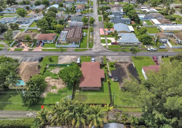Photo 2 of Multi family home for sale at 401 Sw 4th Terrace, Hallandale Beach, FL 33009 | MLS# A12093143 | Listing updated on 2026-10-05