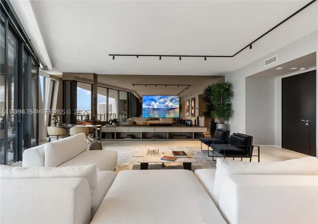 Photo 3 of Condo for sale at 1000 Biscayne Blvd #3502, Miami, FL 33132 | MLS# A12094754 | Listing updated on 2026-09-24