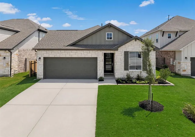 Photo 2 of Single family home for sale at 113 Cintilar St, Liberty Hill, TX 78642 | MLS# 3439438 | Listing updated on 2026-09-01