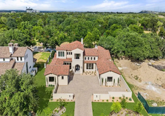 Photo 3 of Mansion for sale at 240 La Serena Loop, Horseshoe Bay, TX 78657 | MLS# 3777736 | Listing updated on 2026-09-01