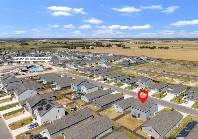 Photo 1 of Single family home for sale at 333 Cowpoke Dr, Jarrell, TX 76537 | MLS# 1624412 | Listing updated on 2026-10-29