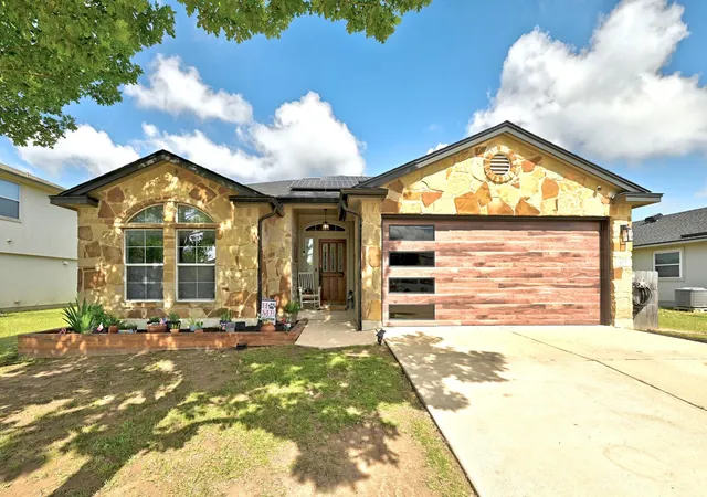 Photo 3 of Single family home for sale at 105 Lidell St, Hutto, TX 78634 | MLS# 7015474 | Listing updated on 2026-09-07