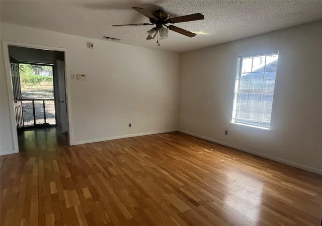 Photo 4 of Land for sale at 1710 Holly St, Austin, TX 78702 | MLS# 4707858 | Listing updated on 2026-09-28