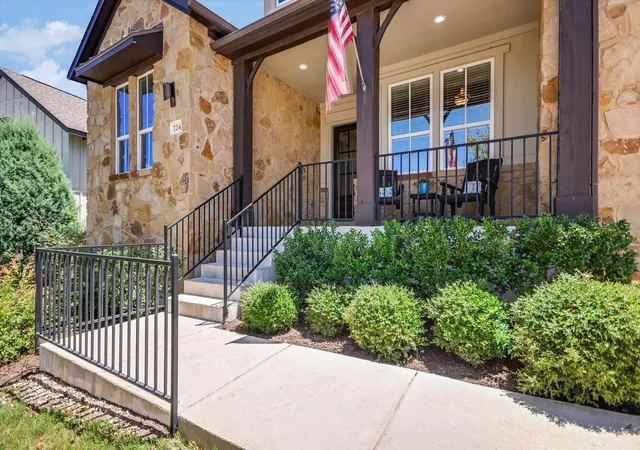 Photo 1 of Single family home for sale at 724 Dayridge Dr, Dripping Springs, TX 78620 | MLS# 8794947 | Listing updated on 2026-09-04
