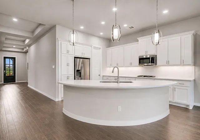Photo 3 of Single family home for sale at 724 Dayridge Dr, Dripping Springs, TX 78620 | MLS# 8794947 | Listing updated on 2026-09-04