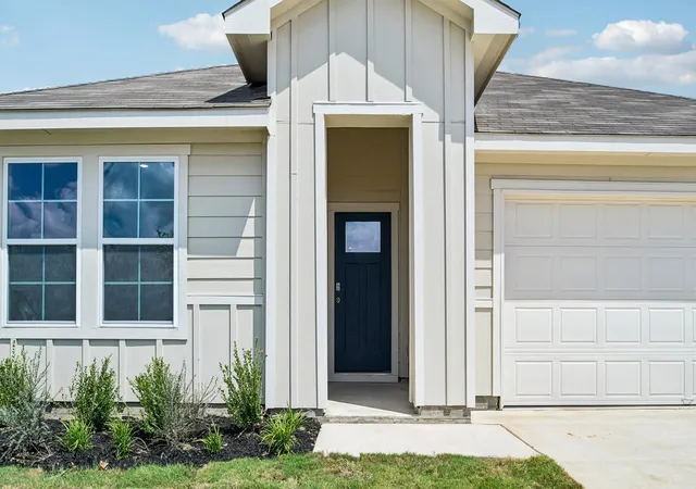 Photo 3 of Single family home for sale at 212 Gilmer Ln, Buda, TX 78610 | MLS# 6430499 | Listing updated on 2026-10-05
