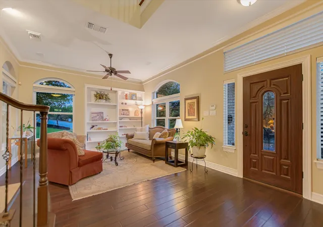 Photo 3 of Single family home for sale at 6514 Lost Horizon Dr, Austin, TX 78759 | MLS# 5746912 | Listing updated on 2026-09-23