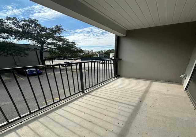 Listing Photo 2 - Condo for sale in building located at 935 La Posada Dr, Austin, TX 78752 - Unit #241