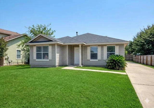 Photo 2 of Single family home for sale at 18217 Flathead Dr, Manor, TX 78653 | MLS# 7350692 | Listing updated on 2026-09-02